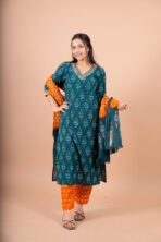 Gulnaar Green Embroidered Kurta Pant Dupatta Set for Women - Image 5