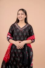 Gulnaar Black Embroidered Kurta Pant Dupatta Set for Women - Image 7
